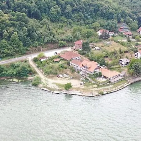 Bed & Breakfast Lepenac Na Vodi